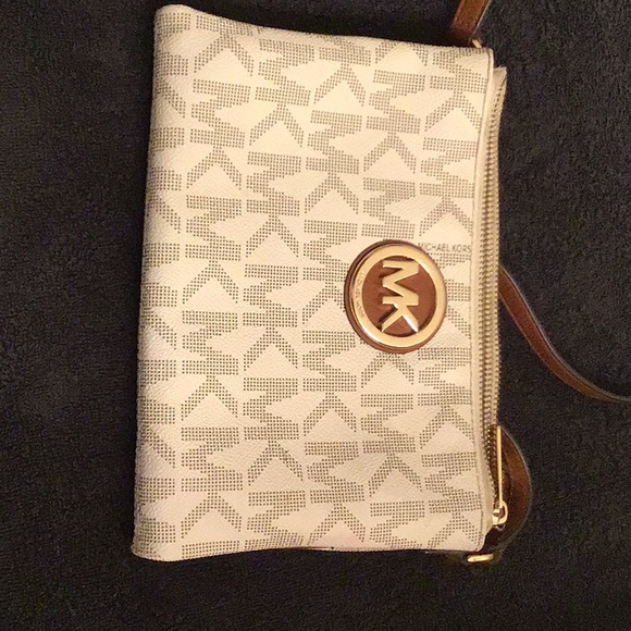 Michael Kors Handbags - M.K. Crossbody bag Michael Kors Handbags - M.K. Crossbody bag